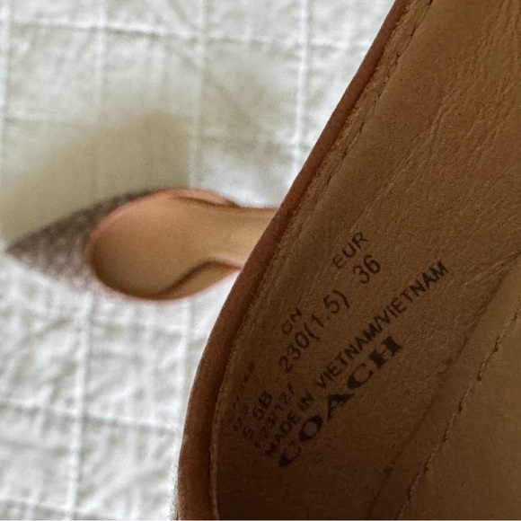 Coach Renn Pumps - Picture 7 of 7